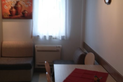 Iznajmljuje se stan u Omišlju