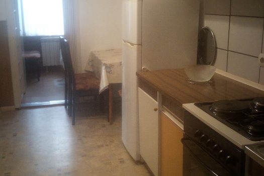 Iznajmljujem namješten stan