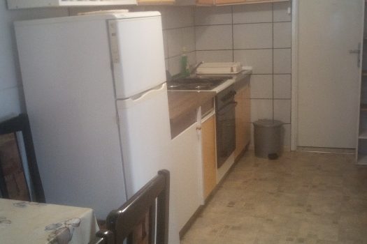 Iznajmljujem namješten stan