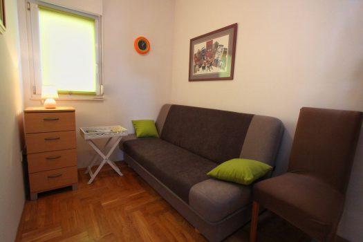 Trosobni stan 85 m2 s garažom za najam, Kaštel Gomilica, u stambenoj zgradi