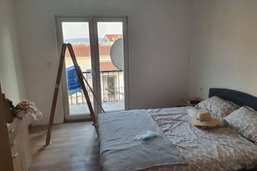 Stan u obiteljskoj kući za najam!