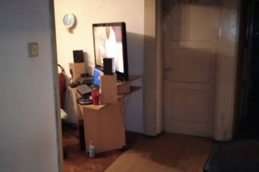 Povoljno iznajmljujem trosobni stan sa zasebnim ulazom u obiteljskoj kuči.