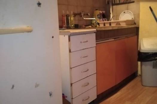 Povoljno iznajmljujem trosobni stan sa zasebnim ulazom u obiteljskoj kuči.