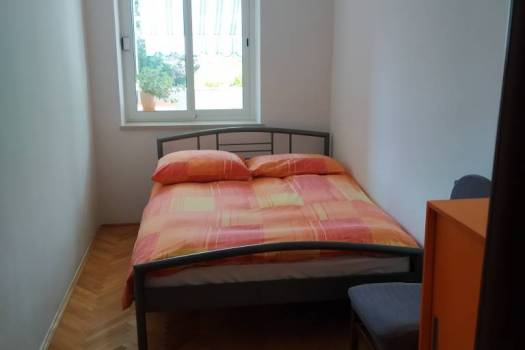 Dvosobni stan Trogir