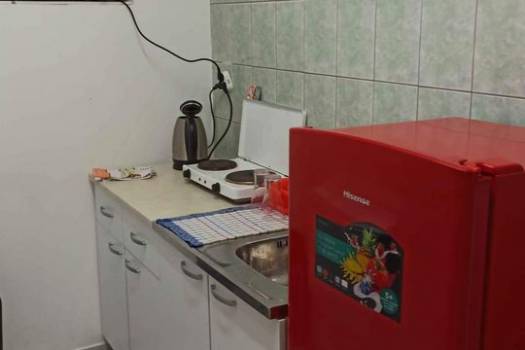 najam soba u centru grada, blizu željezničkog i autobusnog kolodvora, pravnog i ekonomskog i filozofskog fakuteta i odjela za matematiku i fiziku