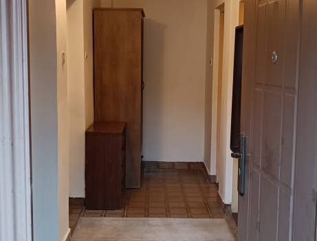 Iznajmljujem kuću sa okučnicom