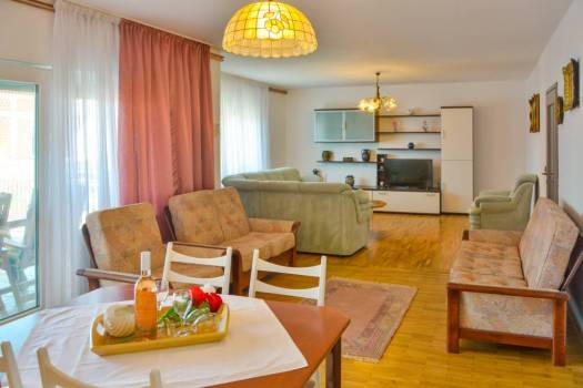 Kuća za odmor “Larma”