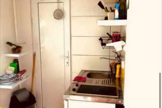 Soba za iznajmljivanje studentici ili mlađoj zaposlenoj ženskoj osobi