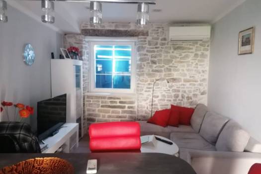 Motovun stara jezgra-apartman za dugoročni najam