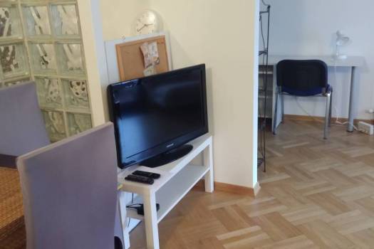 Soba u velikom stanu uz cimericu