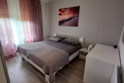 Trosoban stan za studente, zaposlenike ili obitelj (iznajmljivanje)