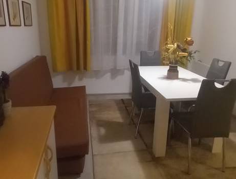 Trosoban stan za studente, zaposlenike ili obitelj (iznajmljivanje)