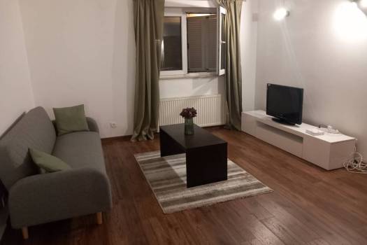 Iznajmljujem stan u centru Pule