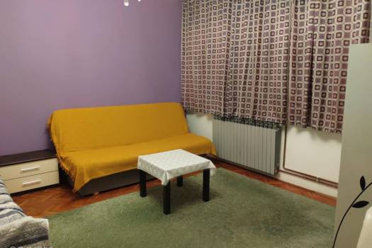 Iznajmljuje se jednosobni stan u Osijeku, na Sjenjaku