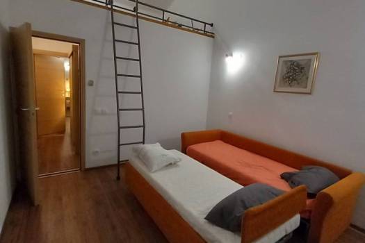 Iznajmljujem stan u centru Pule