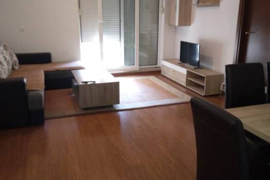 Stan sa garažnim parkirnim mjestom 50.00 m2, Split DUGOROČNO