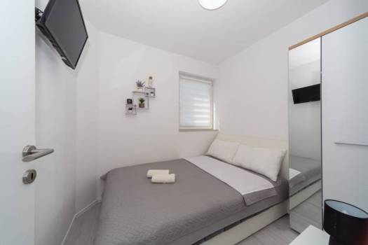 Iznajmljuje se stan Biograd na Moru