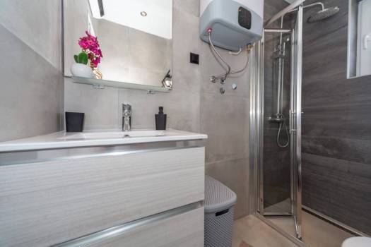 Iznajmljuje se stan Biograd na Moru