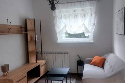 Mlinovi (Mihaljevac) Stan u privatnoj kući u visokom prizemlju