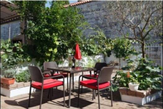 Stan za najam s vrtom u centru Splita